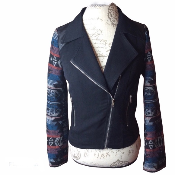 Daniel Rainn Jackets & Blazers - Daniel Rainn Aztec Print Moto Jacket size XS